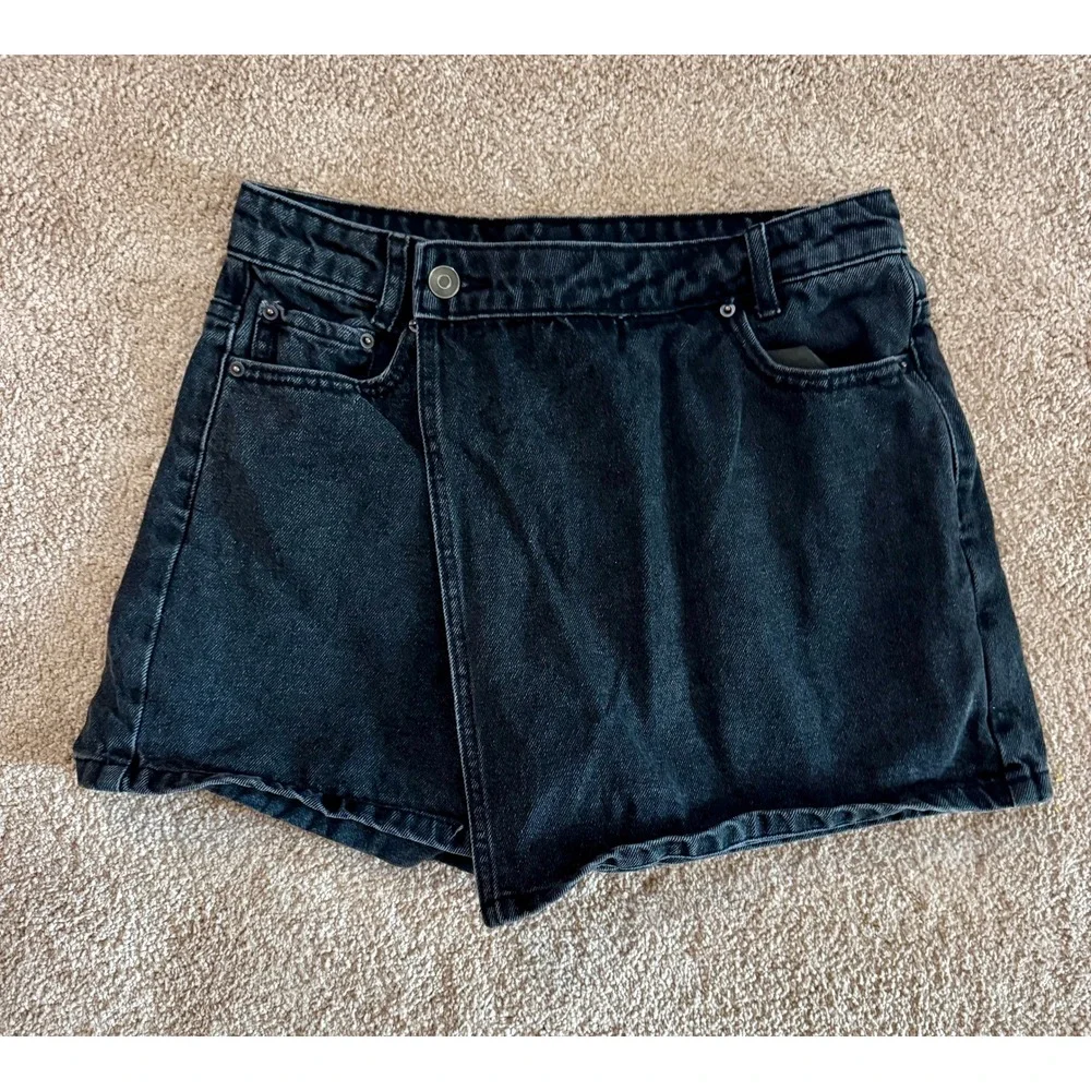 Vintage Future Collective Black Denim Mini Skort Women's Size 2‎